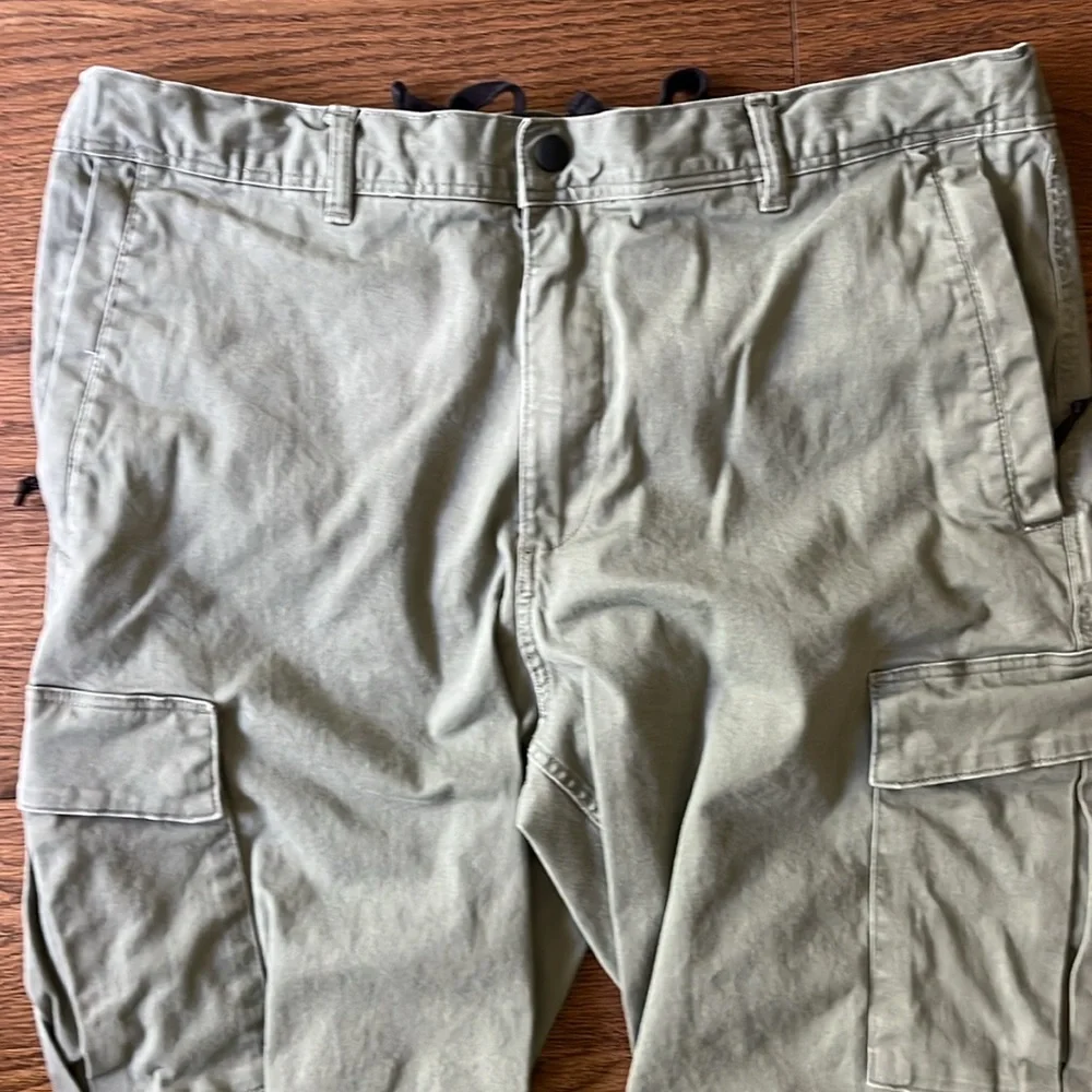 H&M Men's Cargo Pants. - Picture 4 of 8